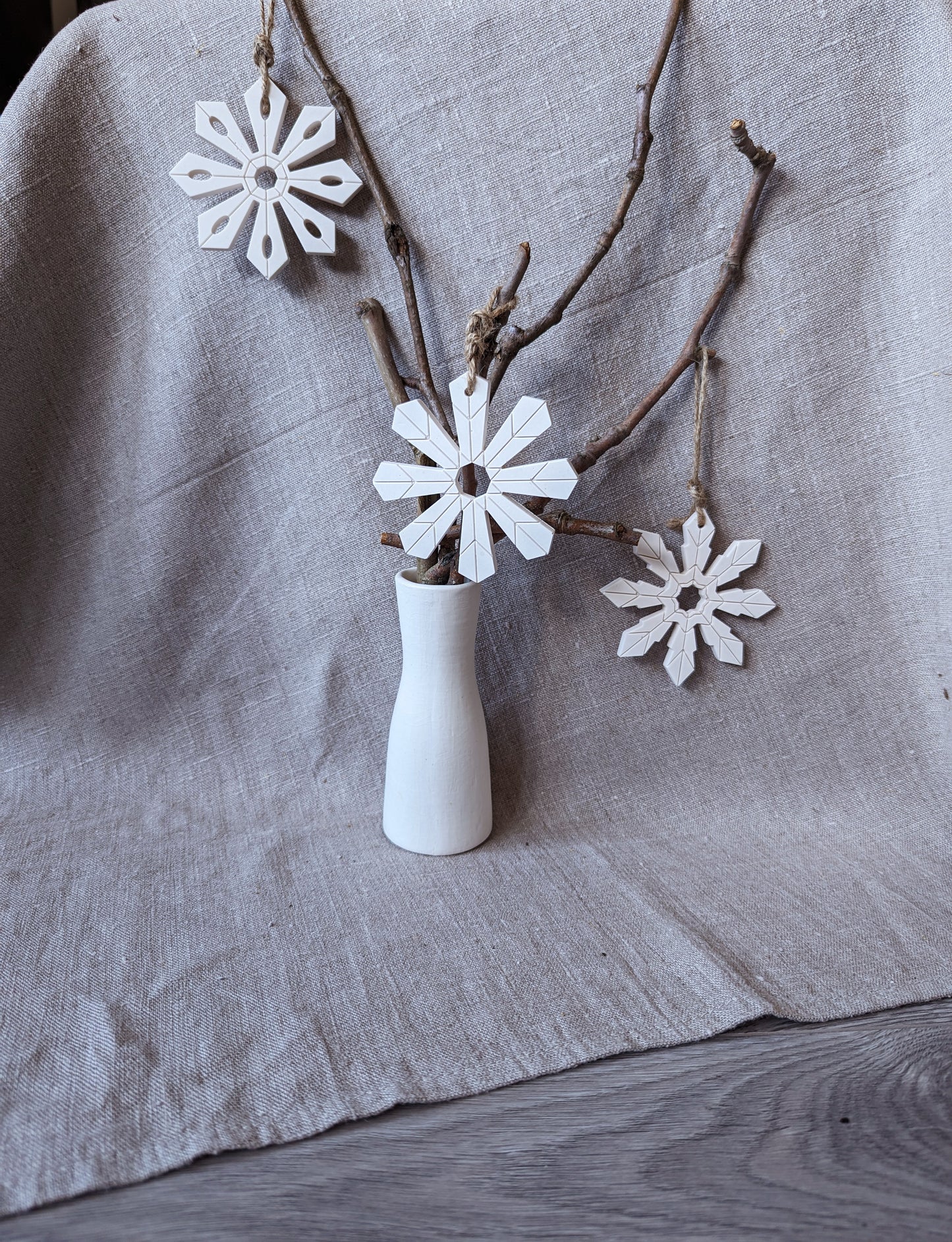 [End of line] Concrete snowflake decorations - set of 3