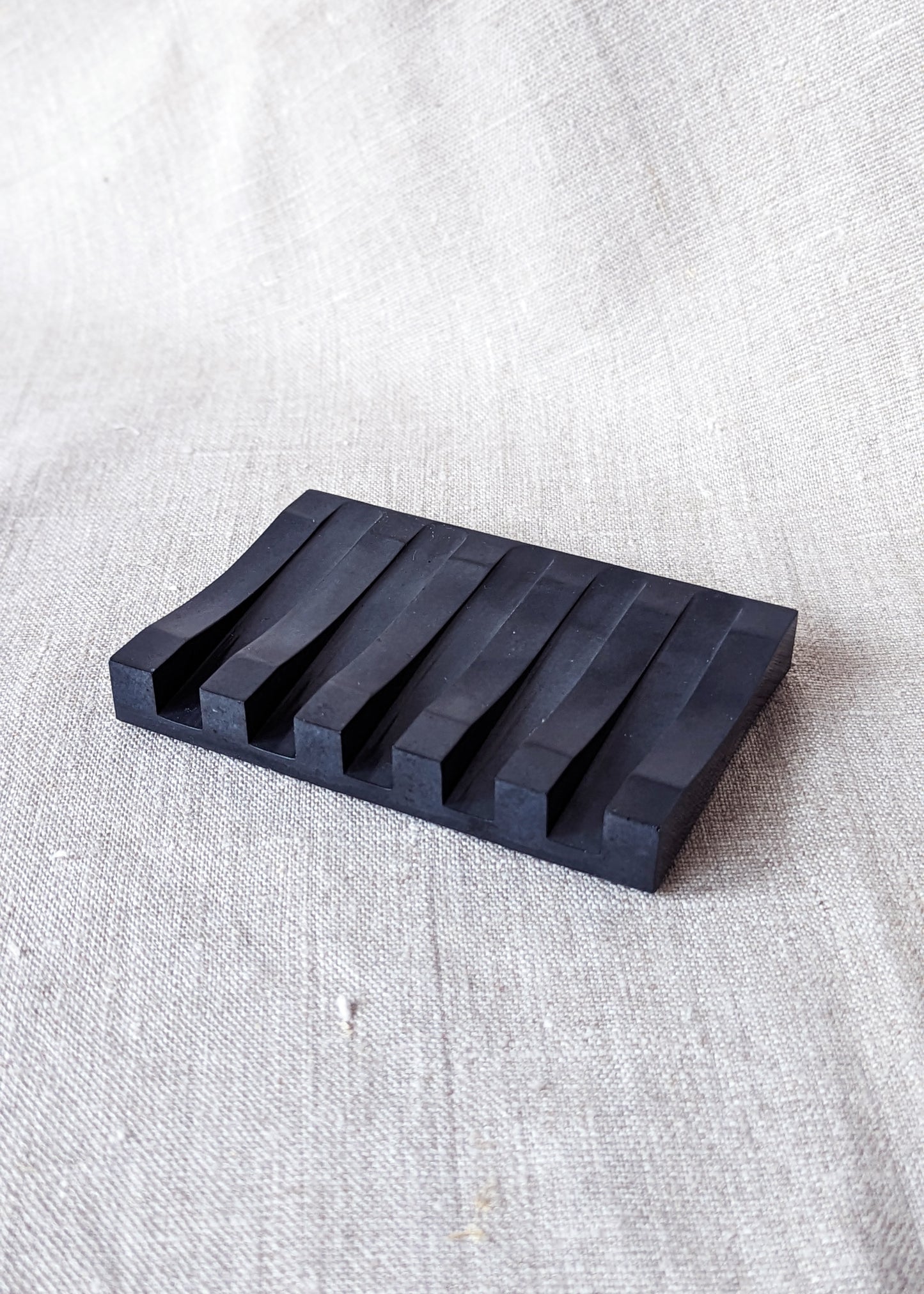 Slotted soap dish - onyx black