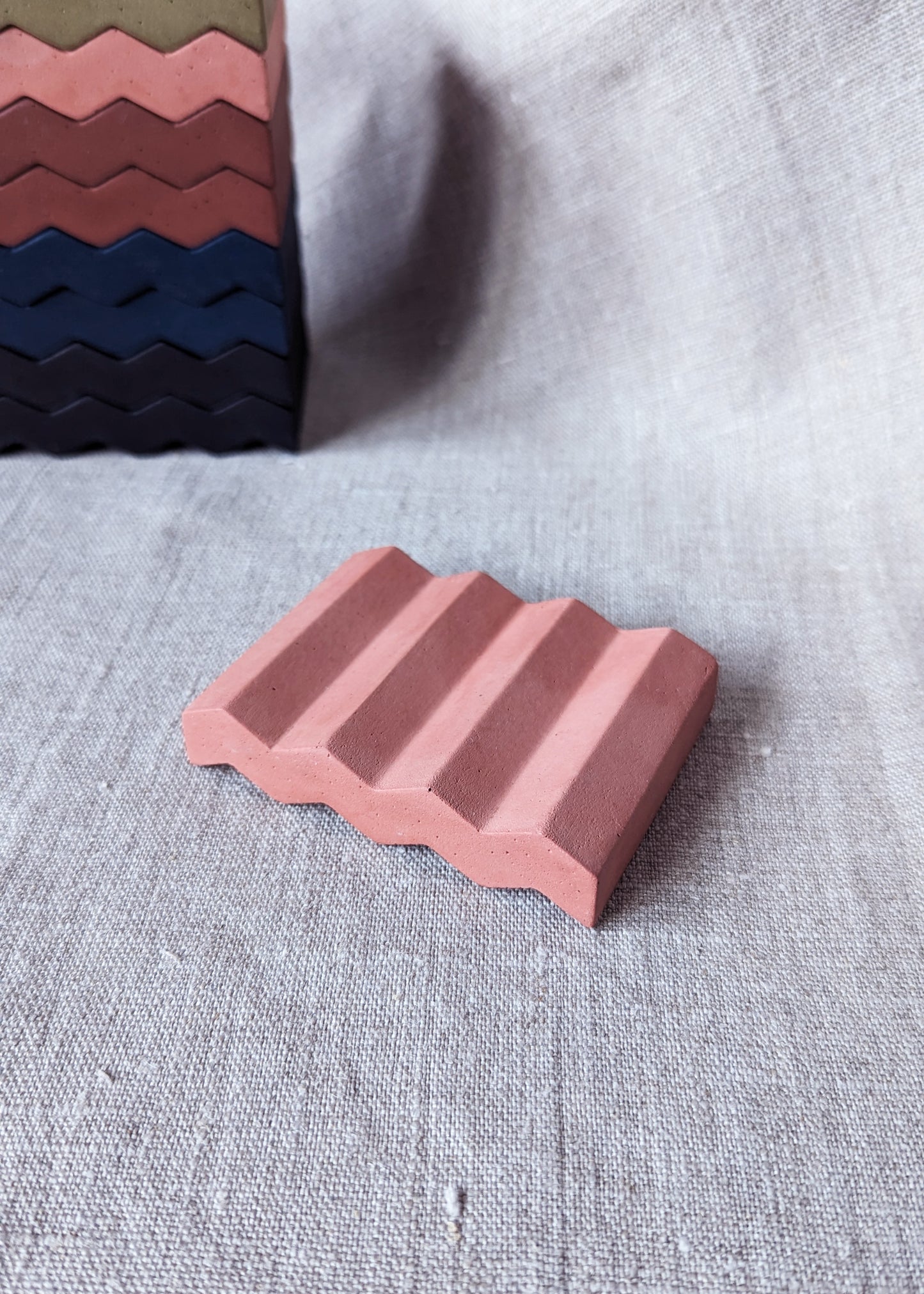 Zig zag soap dish - cinnamon rose