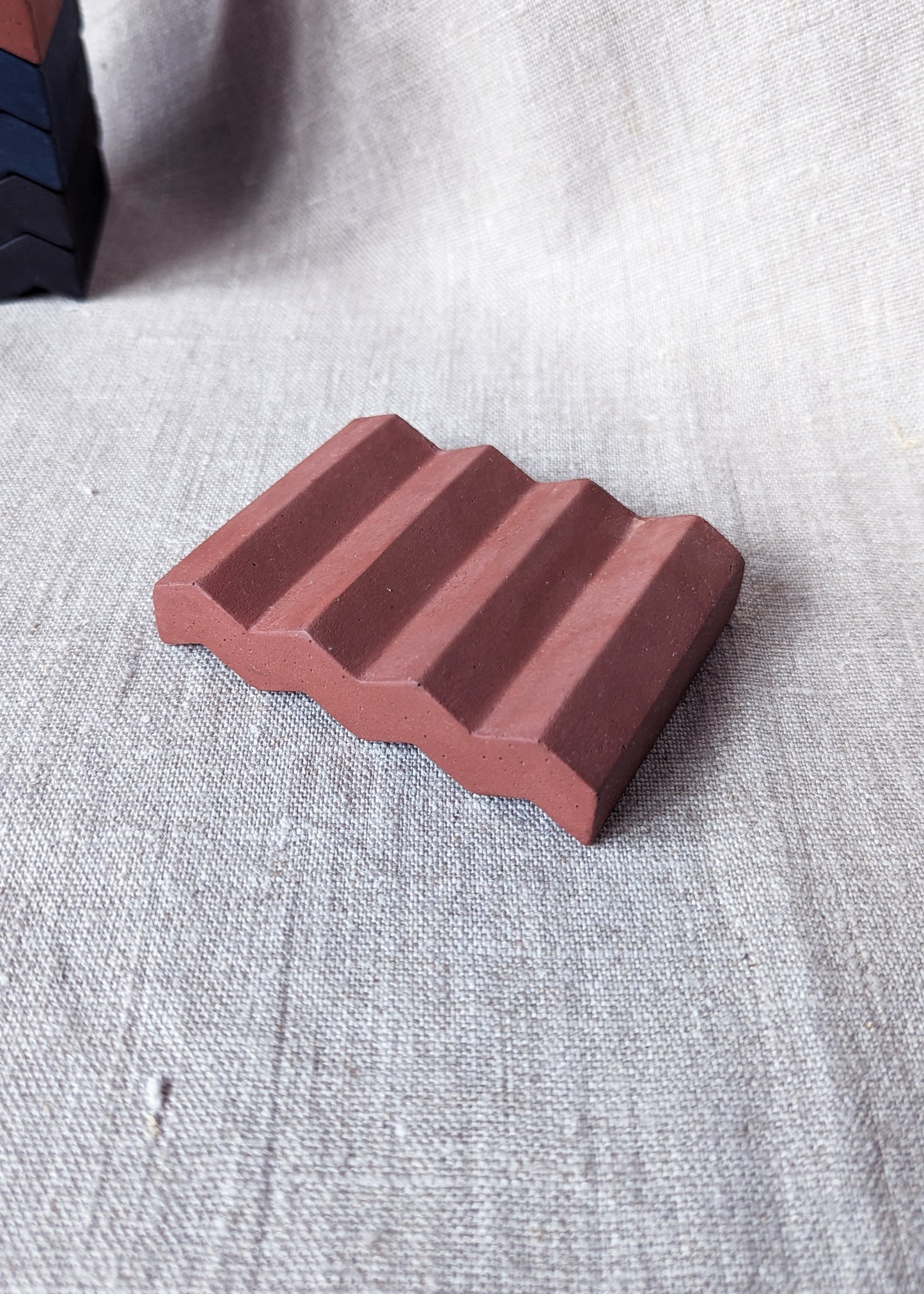 Zig zag soap dish - red ochre