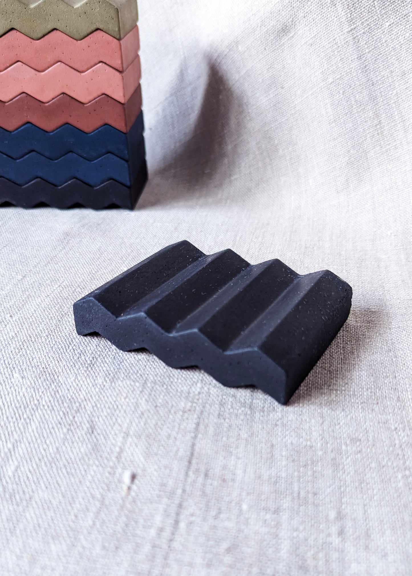 Zig zag soap dish - onyx black