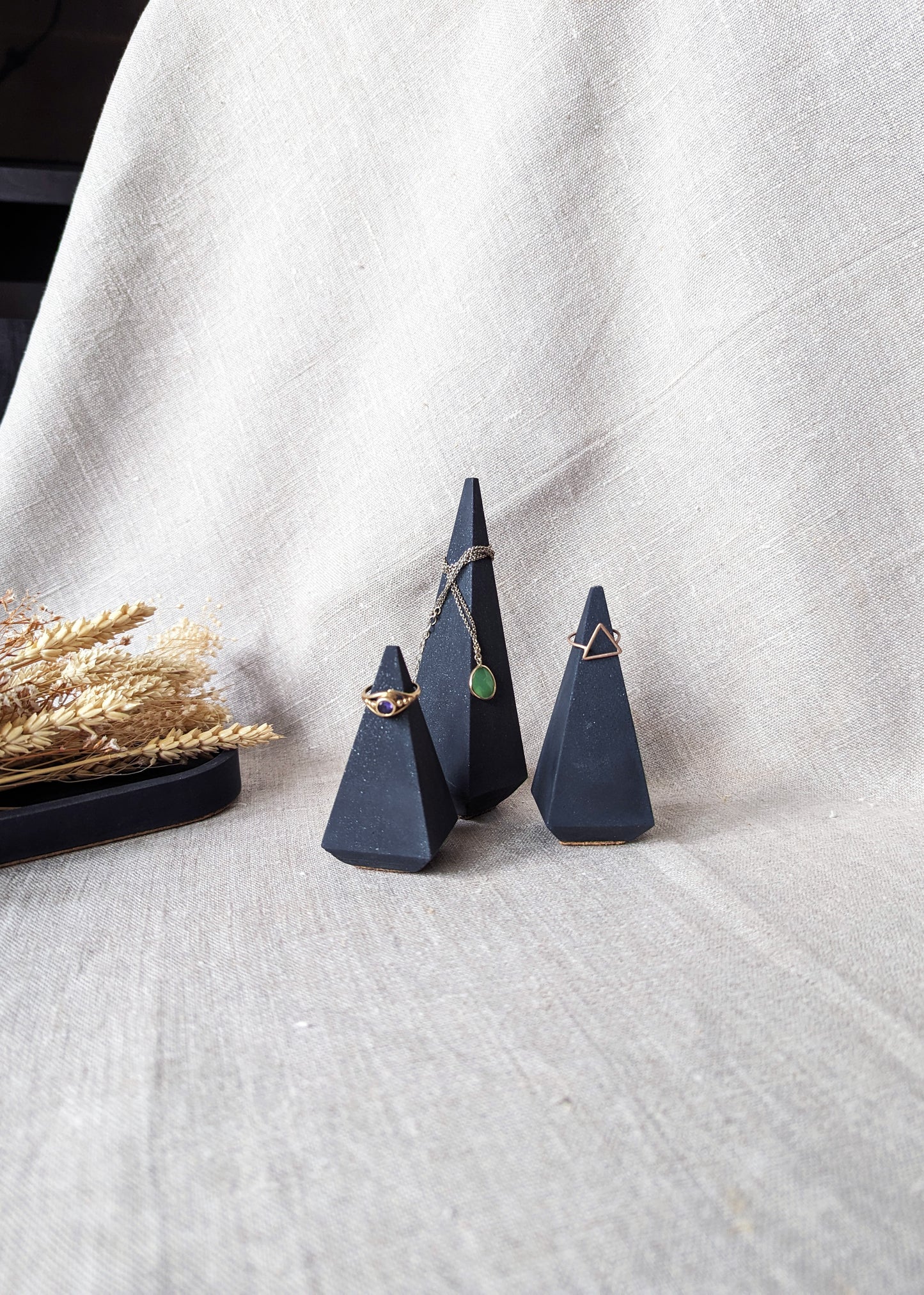 [End of line] Ring holders - onyx black