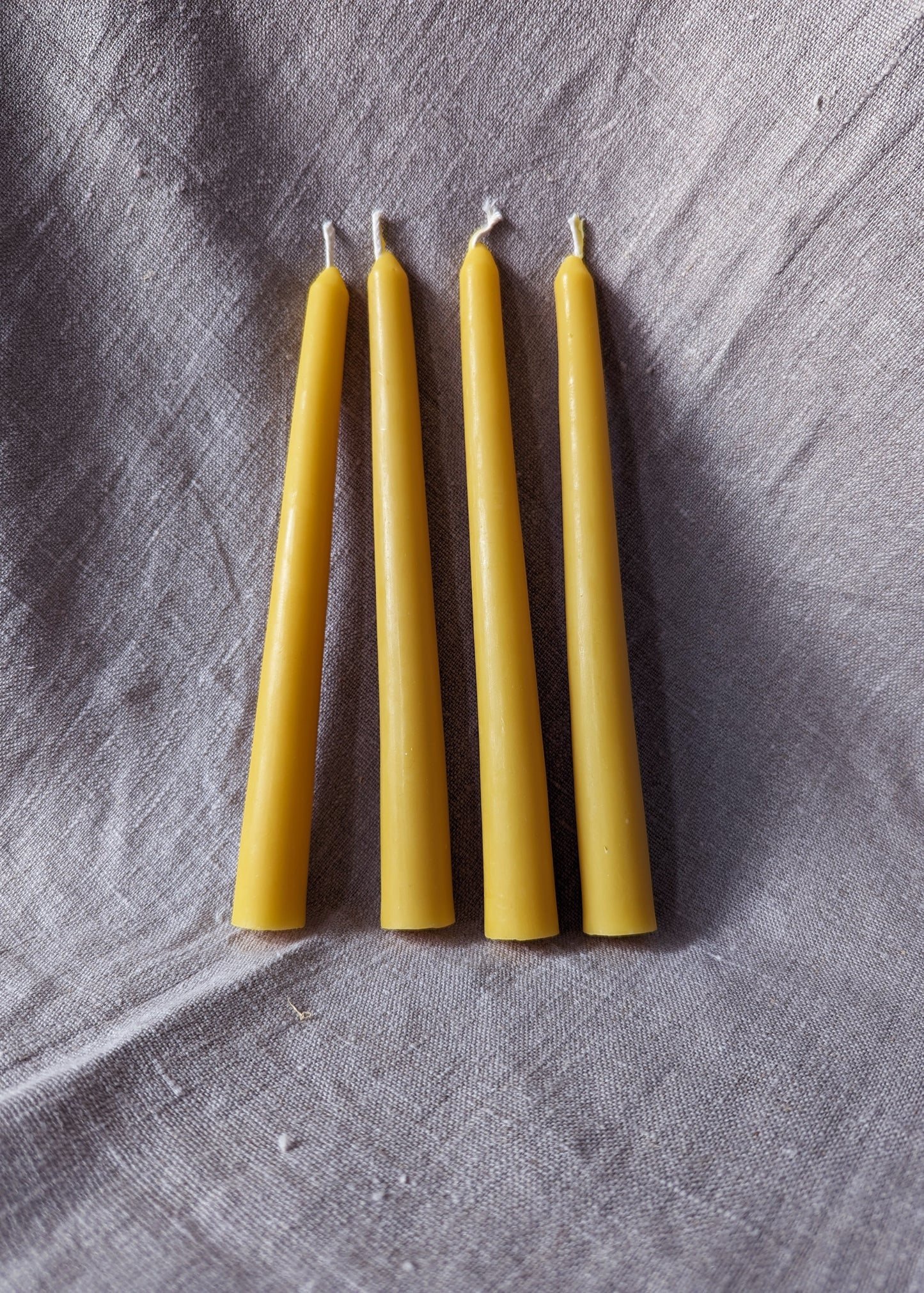 Beeswax taper dinner candle - natural