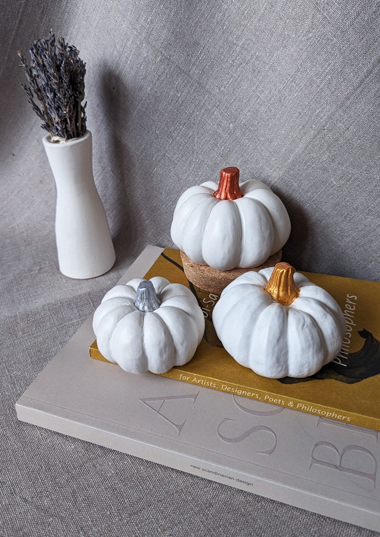 [End of line] Concrete ornamental pumpkins - white shimmer