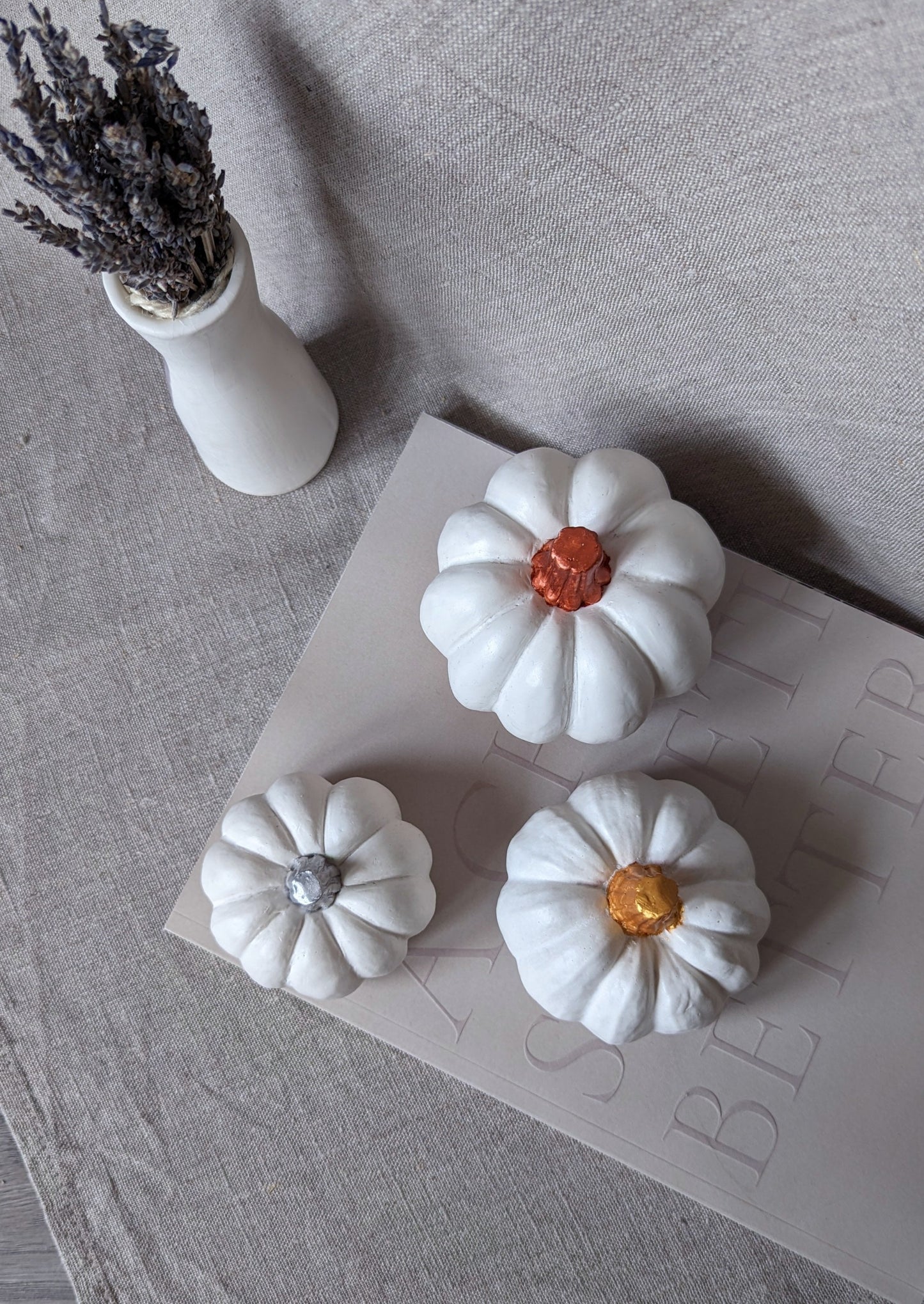 [End of line] Concrete ornamental pumpkins - white shimmer