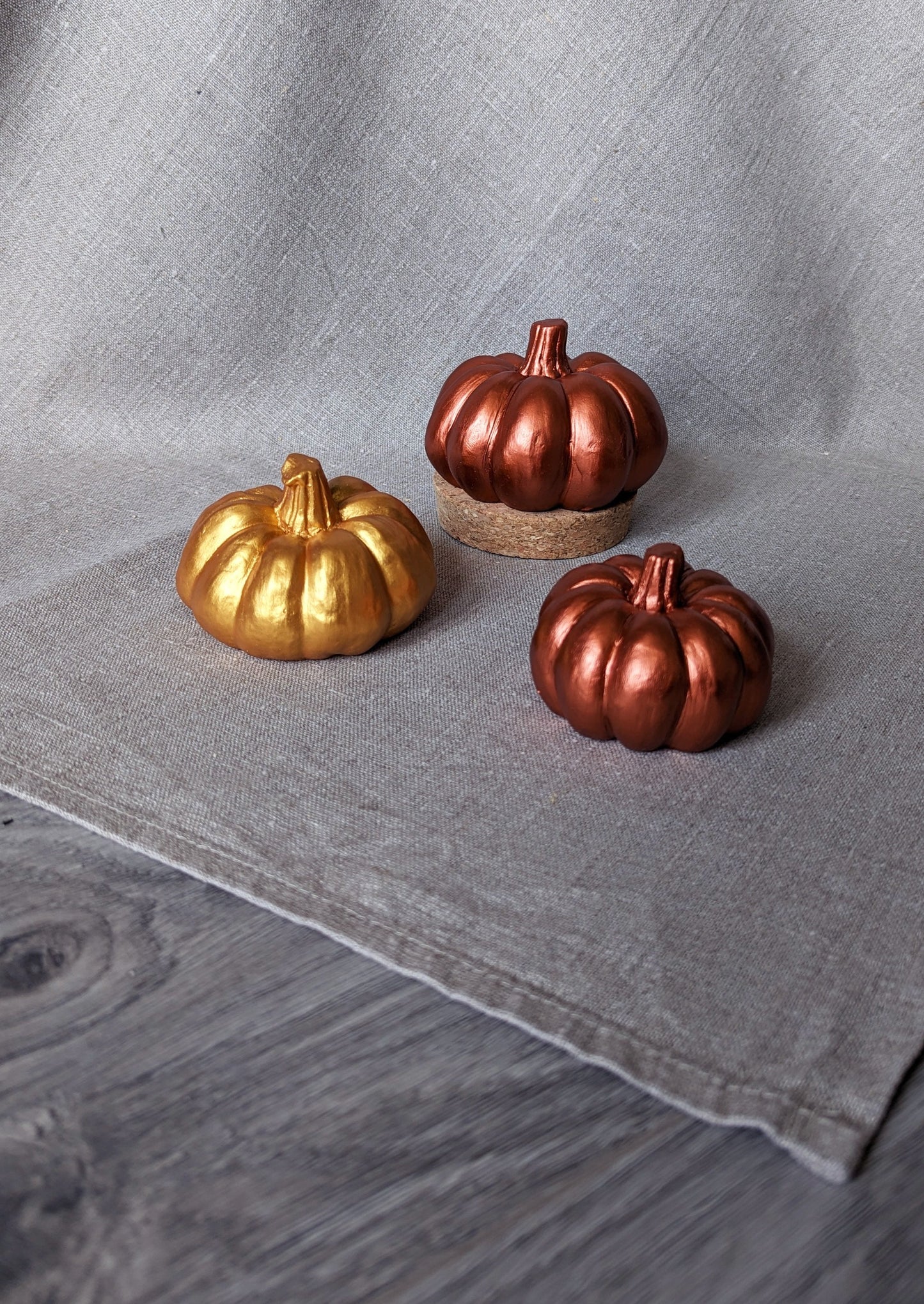 [End of line] Concrete ornamental pumpkins - gold & copper