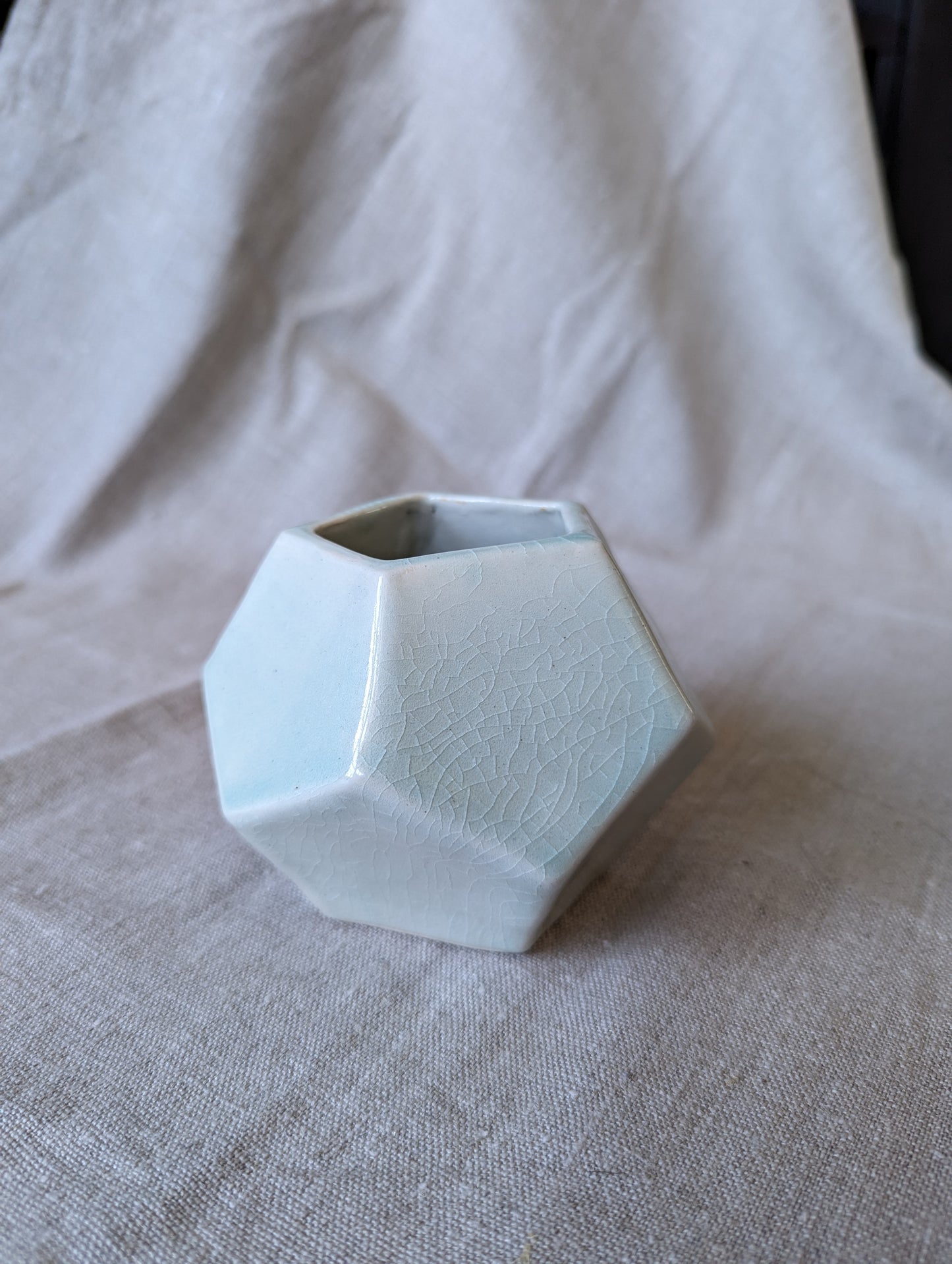 [Sample] Hexagon ceramic pen holder - vase