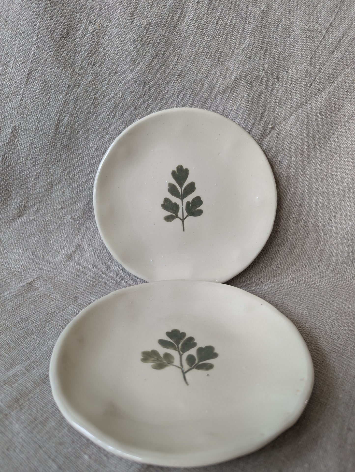 [Sample] Ceramic leaf dish - large (17cm)