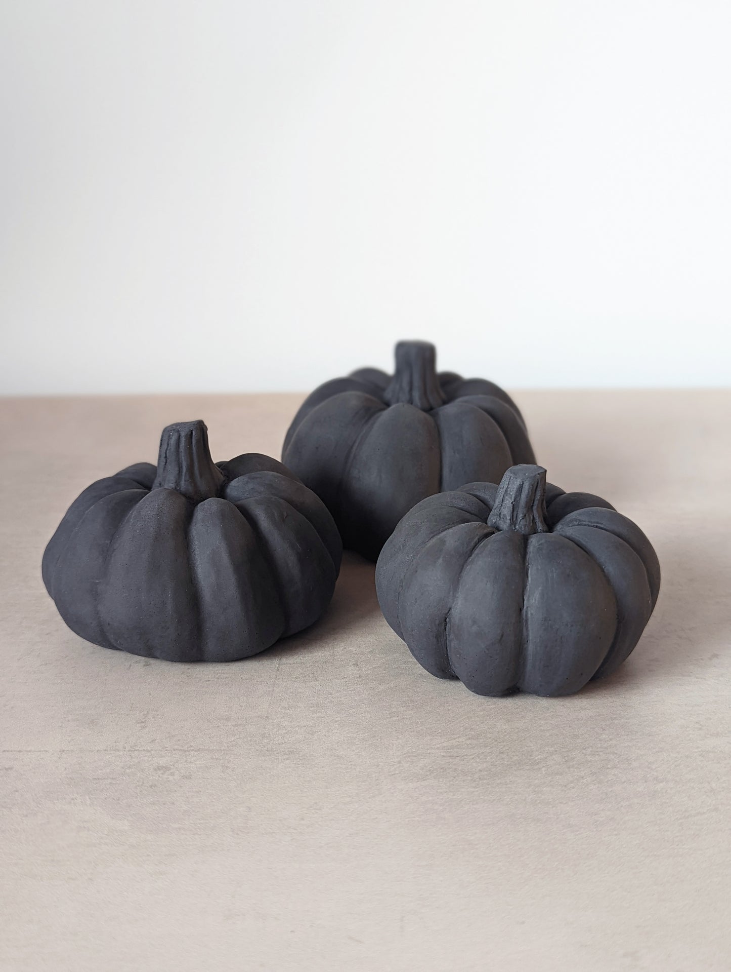 [End of line] Concrete ornamental pumpkins - off black