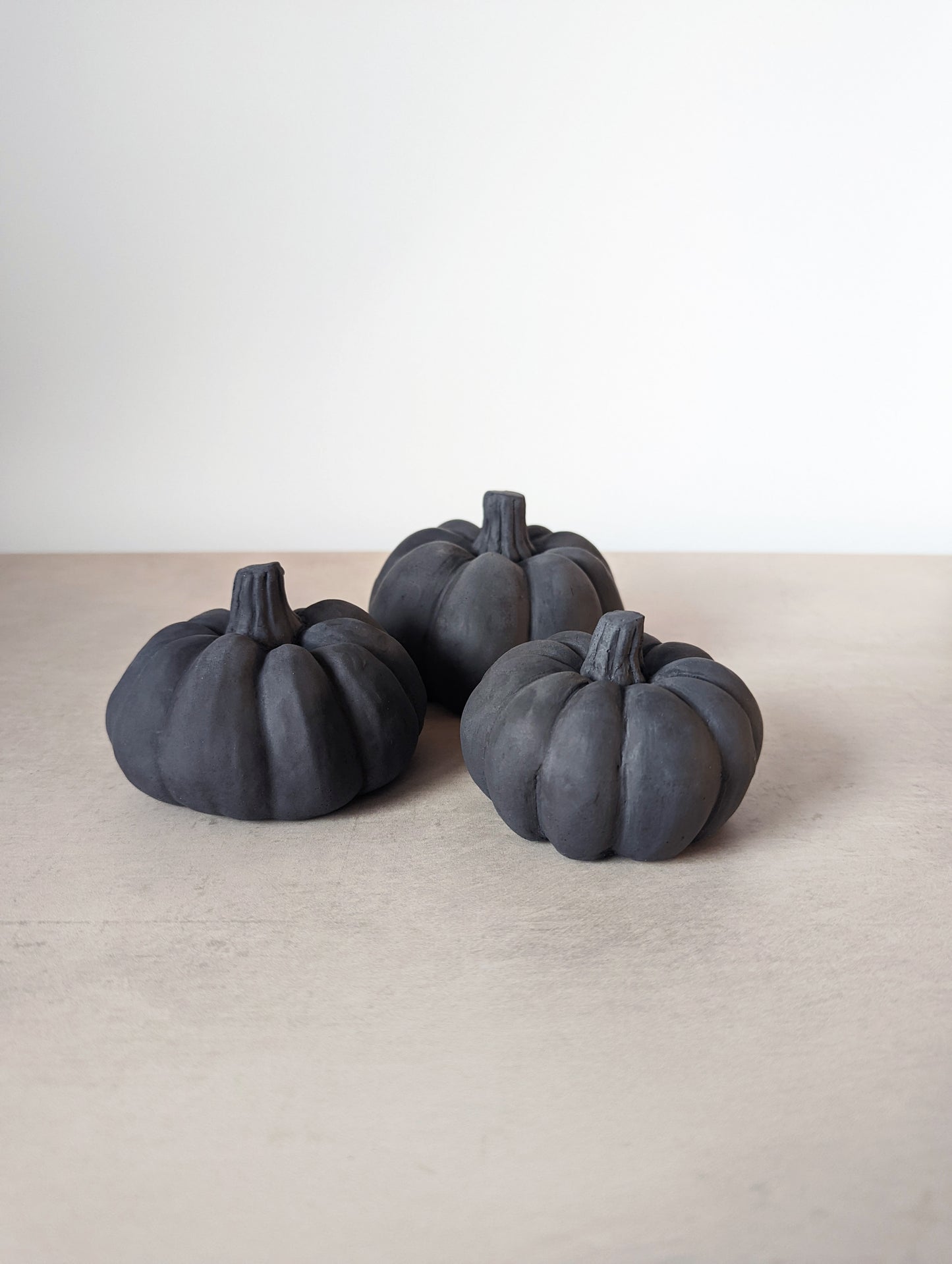 [End of line] Concrete ornamental pumpkins - off black